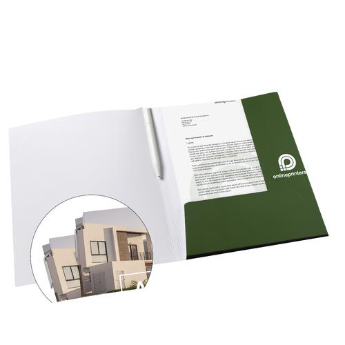 Papierowa teczka z uchwytem na d&#322;ugopis.